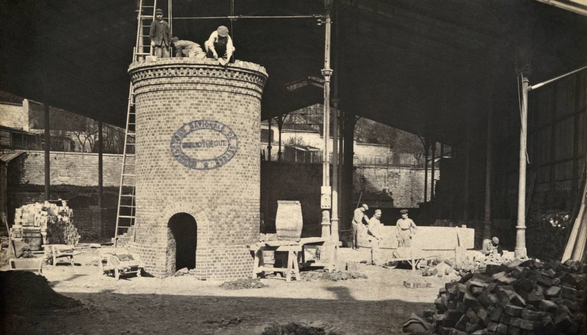 Construction of a Minton kiln and chimney